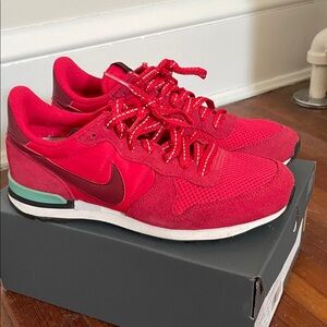 Nike pink sneakers size 6.5